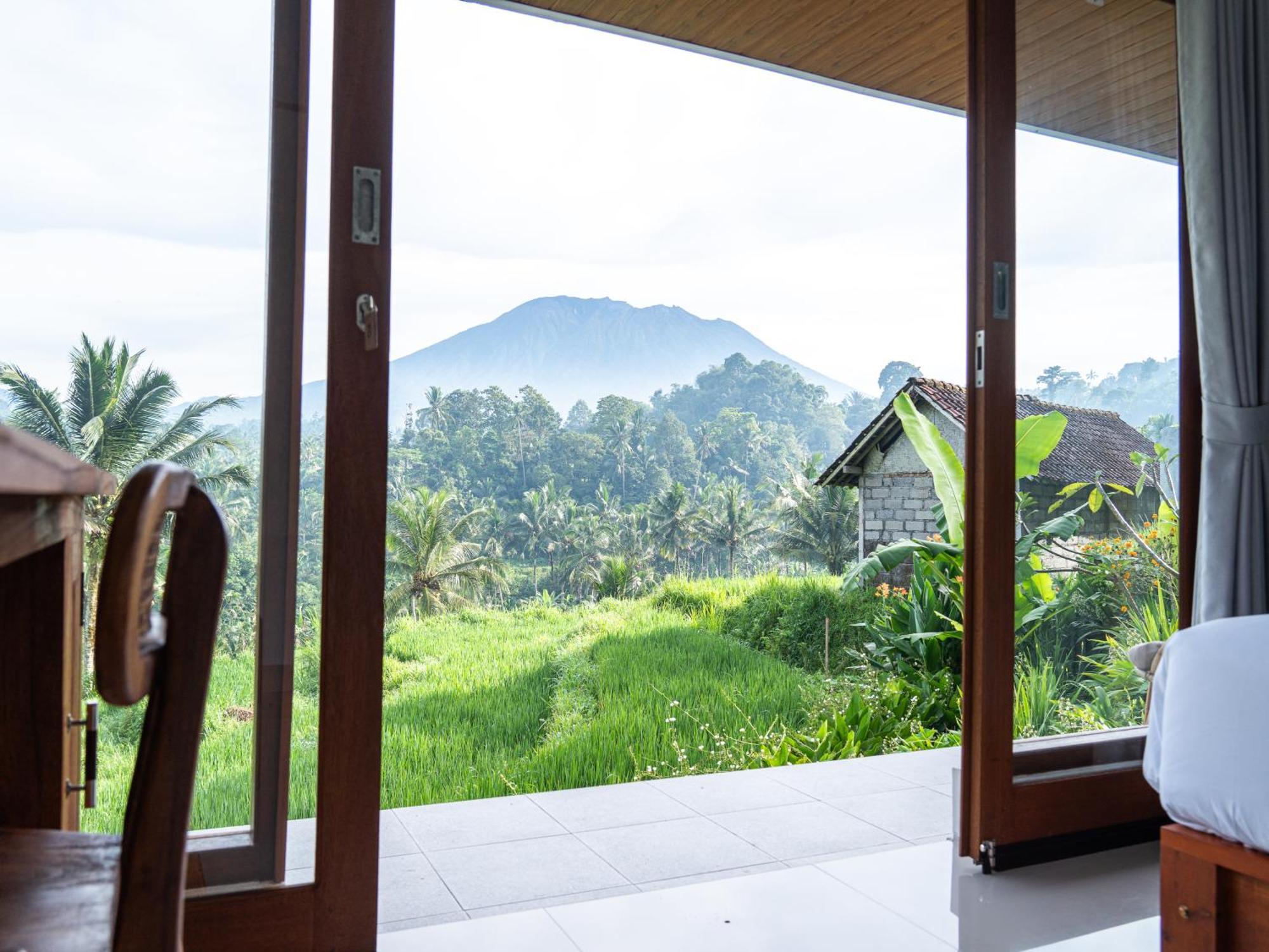 Bisbis House Iseh Village Selat Exterior foto